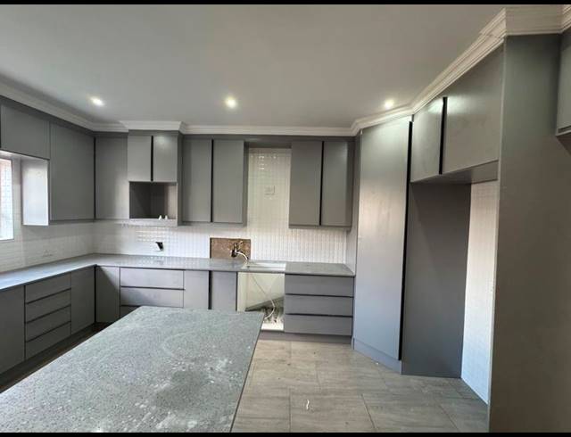 3 BEDROOM HOUSE FOR SALE IN AERORAND